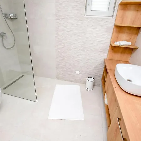 Apartment Laganini Primošten